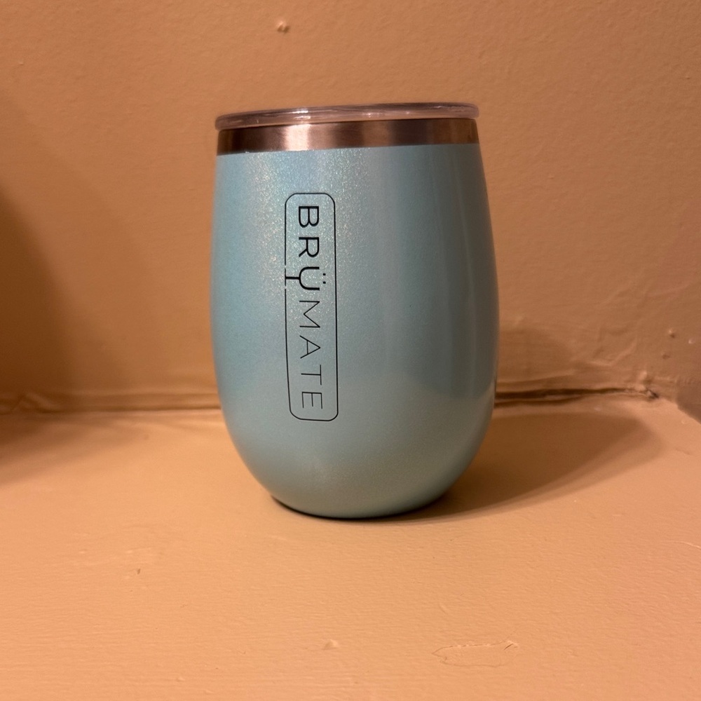 BrüMate Uncork'd 14oz insulated wine tumbler in the color Seafoam
